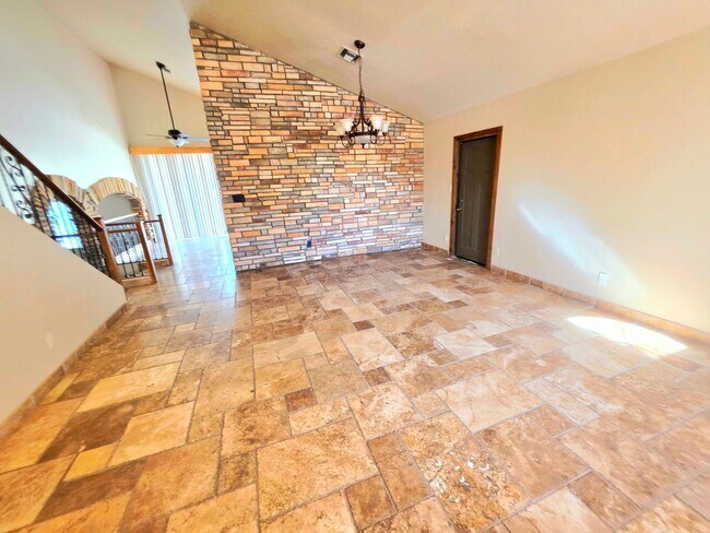 Photo - 4 Bed 2.5 Bath: 42nd St & Shea