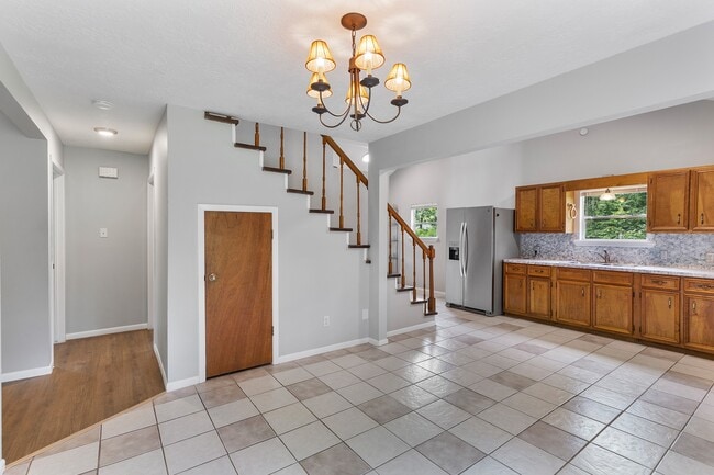 Building Photo - 14519 Oakleaf Dr Rental