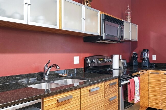 Photo - 350 St Peter St