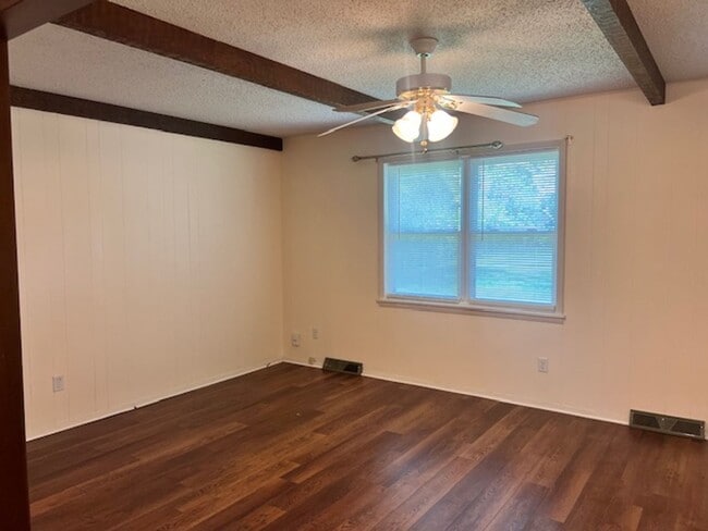 Photo - Updated 3 bedroom home near Bass Pro