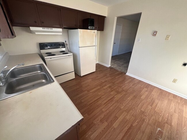 Photo - 8029 Redmon Rd
