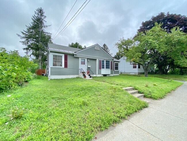 2 Bedroom House South Burlington Available... - 2 Bedroom House South Burlington Available...