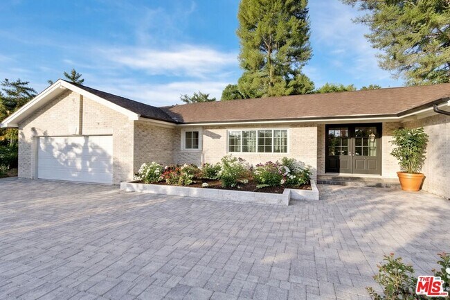 4732 Del Moreno Dr
