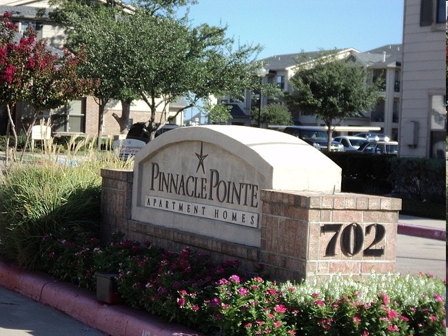 Photo - Pinnacle Pointe Apartments