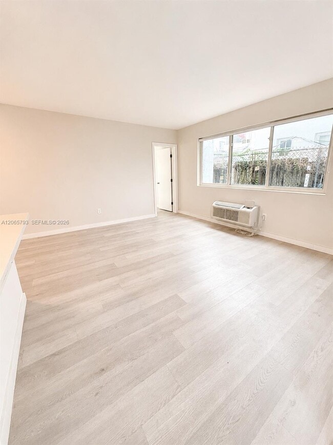 Photo - 1535 Michigan Ave Unit 6