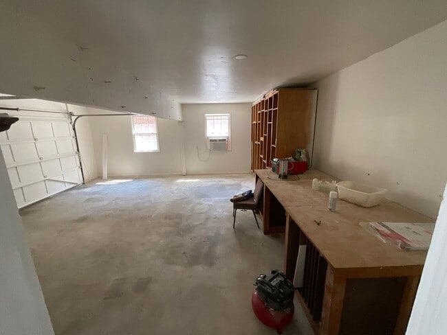 Photo - 8243 Creekridge Cir