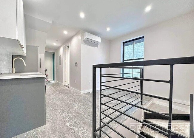 Building Photo - Beadel Street