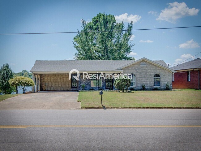 3BR/2B Renovated Lake House Available For ... - 3BR/2B Renovated Lake House Available For ...