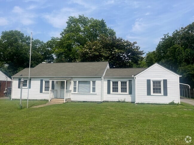 Building Photo - 1402 N Tennessee Blvd Rental
