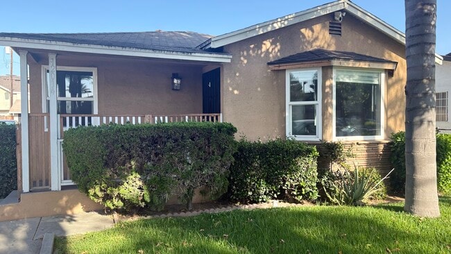 Building Photo - 12014 Bellflower Blvd Rental