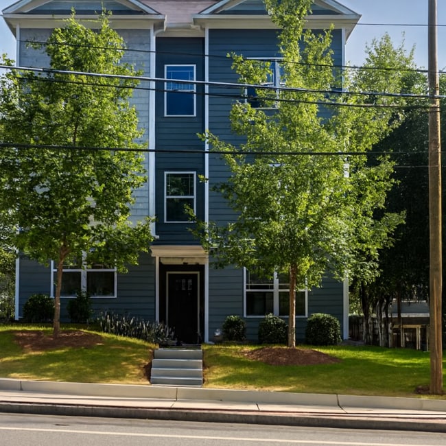 Building Photo - 1365 Memorial Dr SE Rental