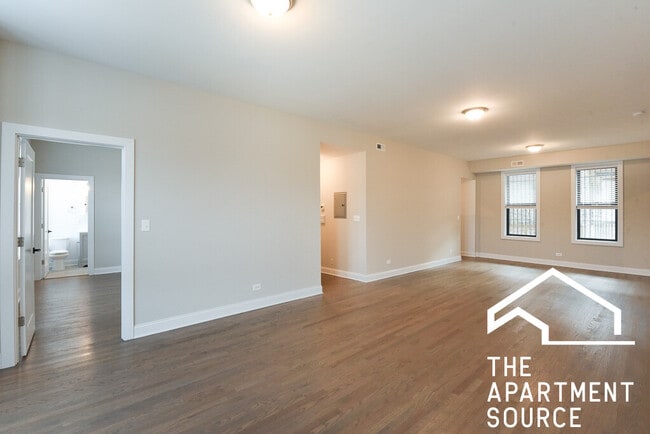 Photo - 3405 W Fullerton Ave Unidad 3a