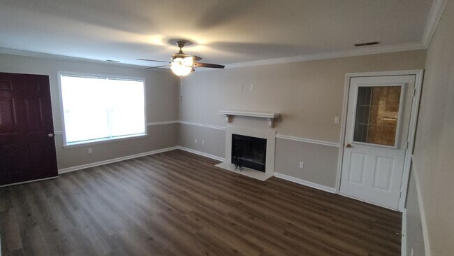 Photo - 813 S Dogwood Ln