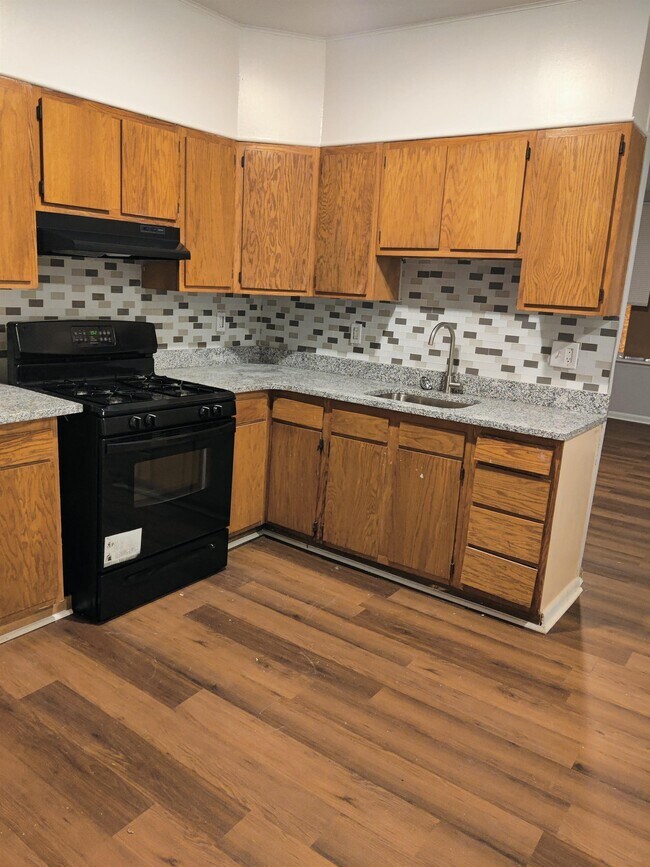 Photo - 906 N 42nd St