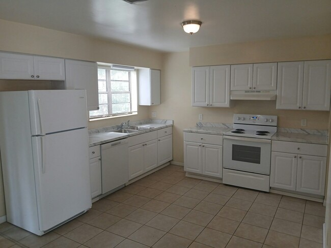 Photo - 7401 Paso Robles Blvd