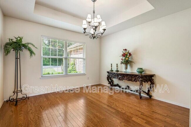 Photo - 28 Latshaw Dr