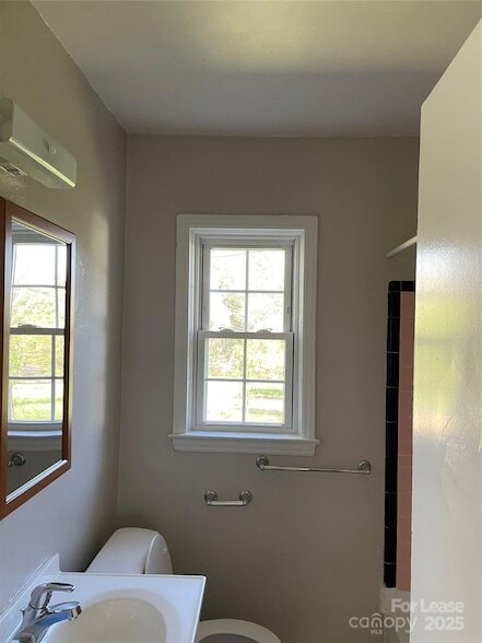 Photo - 3540 Bost St