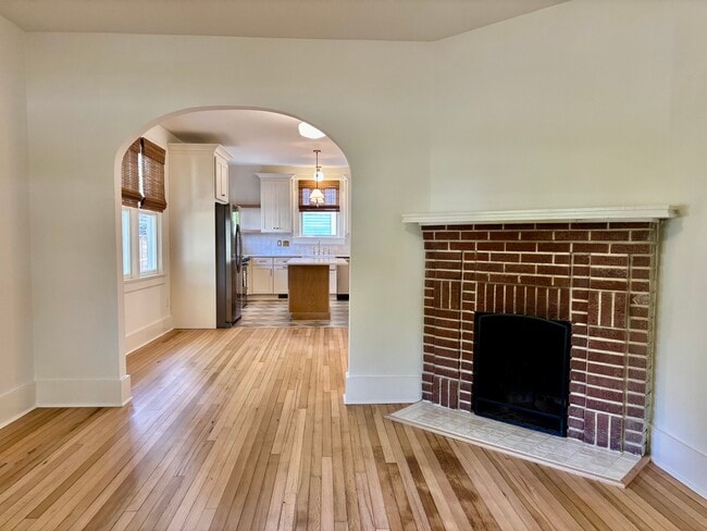 Photo - 201 Hickory St