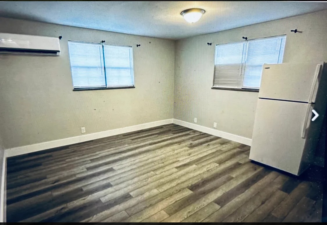 Photo - 27 Chessen Ave Unit 3