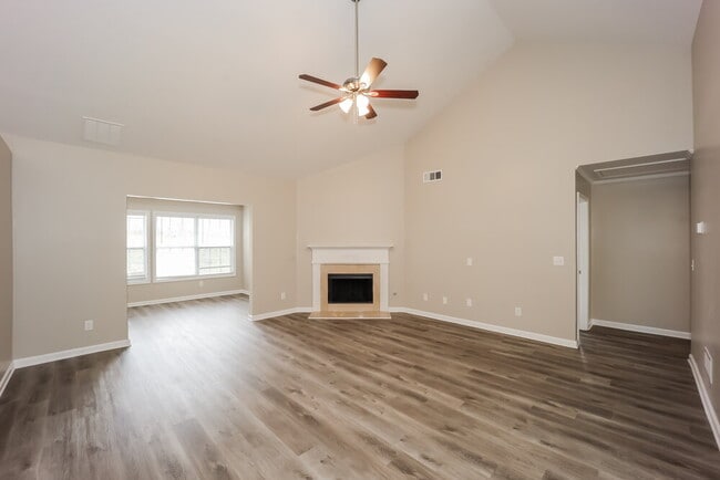 Photo - 4689 Knight's Bridge Ct