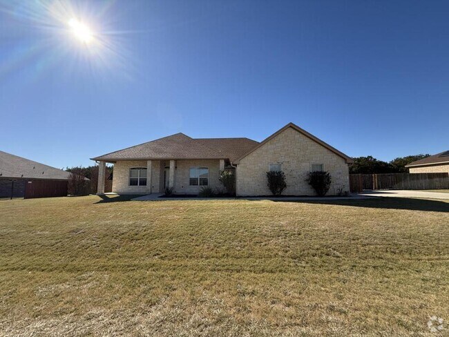Building Photo - 156 Fay Dr Rental