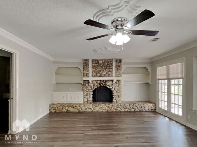 Photo - 450 Old Hickory Dr