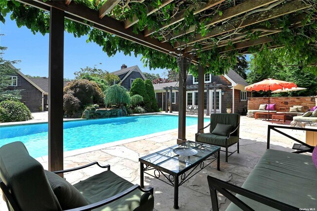 Photo - 185 Wiggins Ln