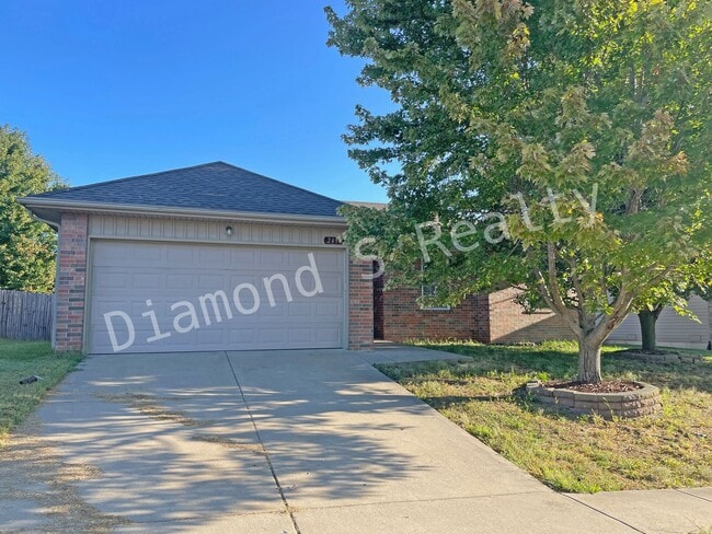 Updated 3 Bedroom Home in Reed/Hillcrest S... - Updated 3 Bedroom Home in Reed/Hillcrest S...