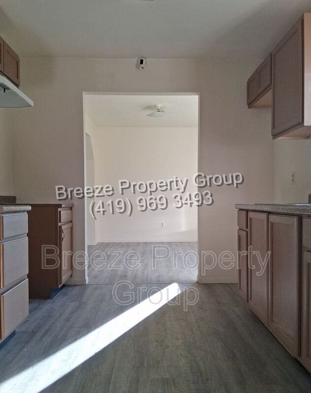 Photo - 197 W Chalmers Ave