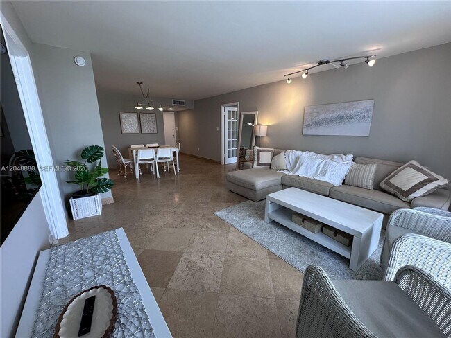 Photo - 18021 Biscayne Blvd Unit 702