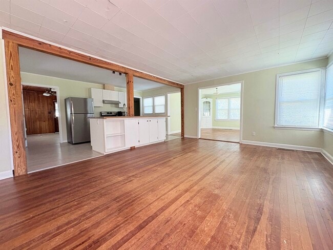 Photo - 3022 Livingston Rd