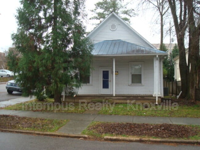 Building Photo - 2000 Forest Ave