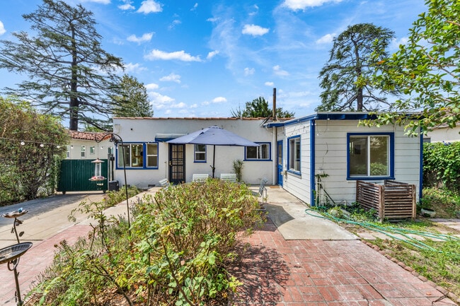 Photo - 1039 W Roses Rd
