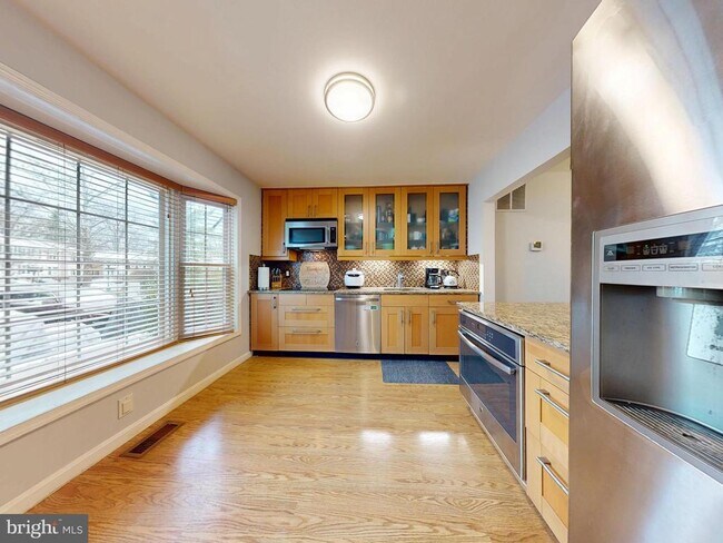 Photo - 7302 Rolling Oak Ln