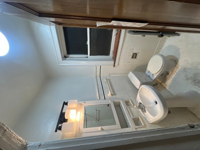 Photo - 2408 E 77th St