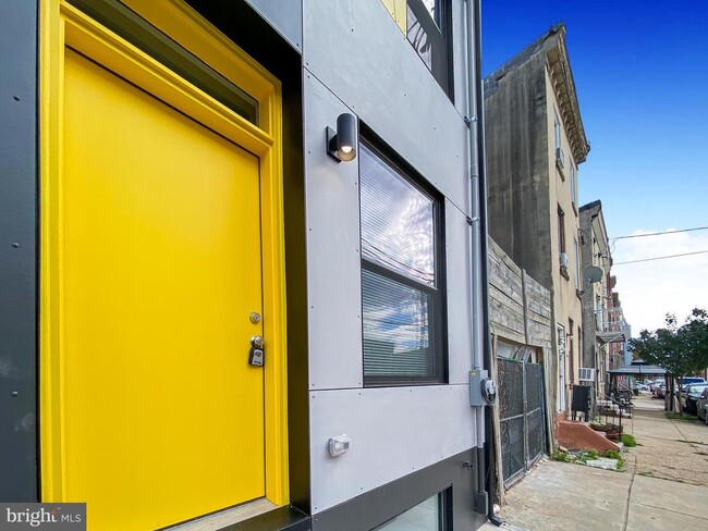 Building Photo - 2027 N 5th St