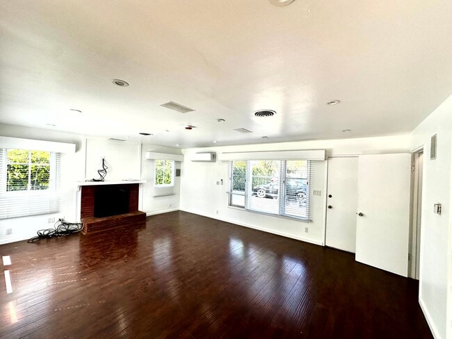 Photo - 607 N El Molino Ave Unit 607