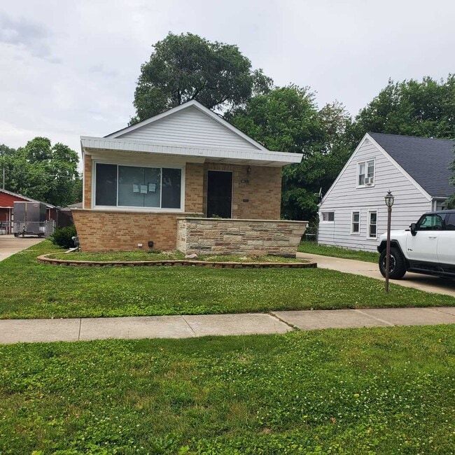 Building Photo - 9224 Sproat Ave
