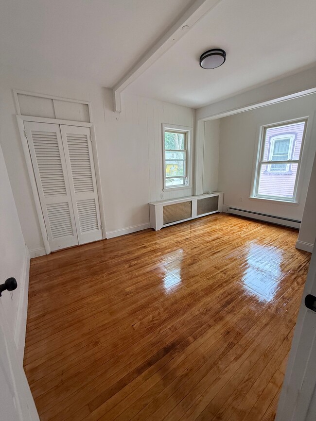 22 Park St Unit 2