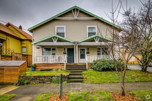 Building Photo - Charming 3-Bedroom, 2-Bath Duplex in the H... Rental