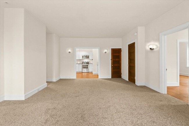 Photo - 317 Waterloo Ave