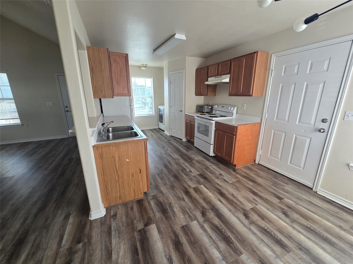 Photo - 102 Wilson St