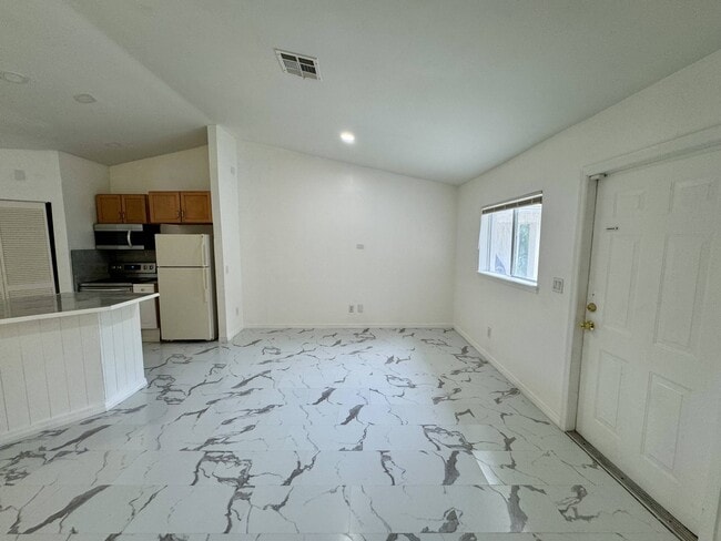 Photo - 2410 George Ave S