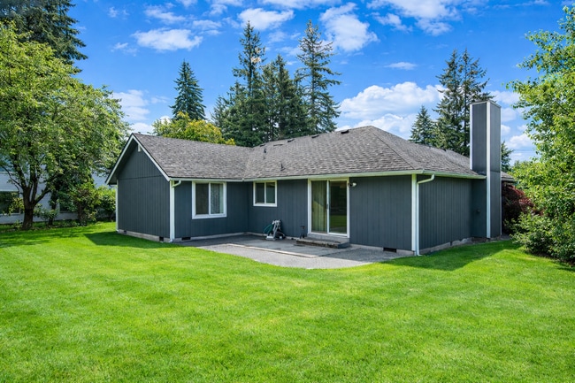 Photo - 1915 157th St E