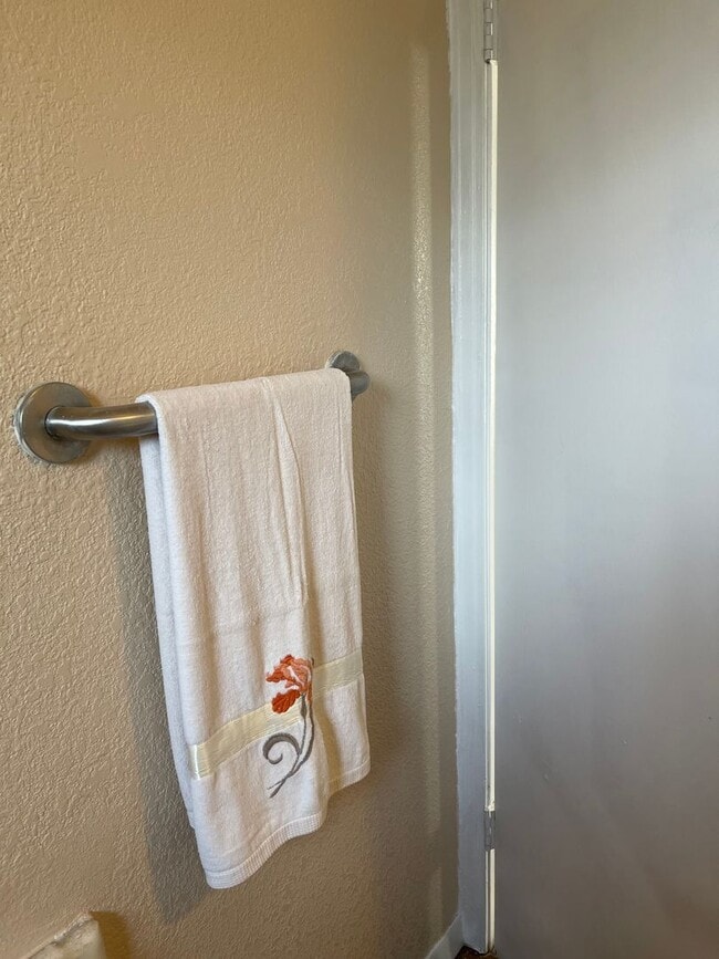 Photo - Cute 2/1 Home Available for Immediate Move In!
