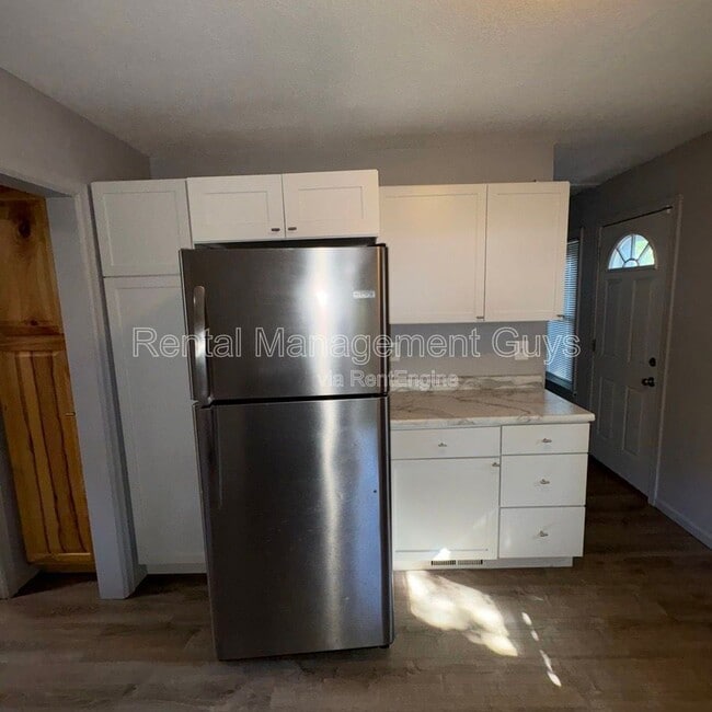 Photo - 3825 Noble Ave N