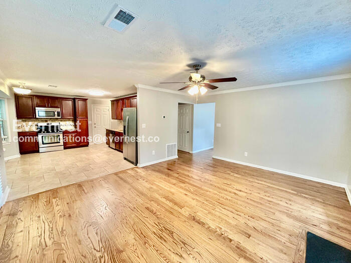 655 S Preston Ct