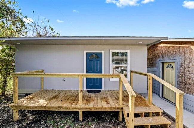 Building Photo - 12918 Peggys Ln Unit B