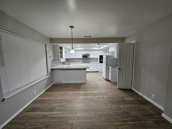 Photo - Beautiful 3 bed 2 bath house, Ready for Re...