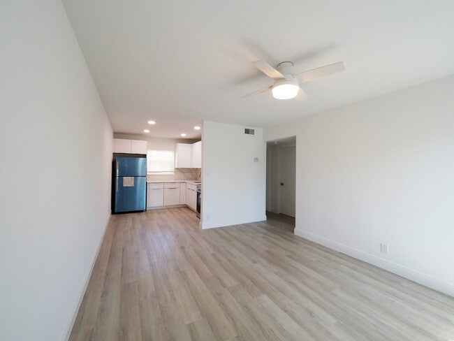 Photo - Oakland Palm Apartments
